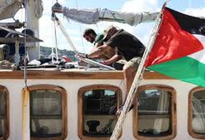 Barco de la flotilla que viaja a Gaza