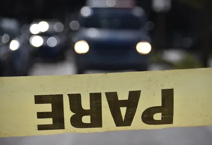 investigan muerte de hombre que quiso robar y fue reducido por guardias de un shopping