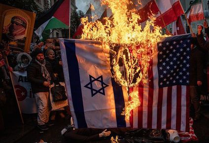 quien ostenta el poder en iran tras la muerte del ayatola ali jamenei en ataques de eeuu e israel, y como se elegira su sucesor