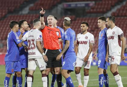 lamentable, termino haciendo lo que habia prometido: la bronca con daronco de cali izquierdoz, quien exploto contra el arbitro tras la semifinal ante u de chile