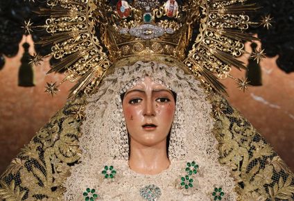 sevilla: polemica entre los devotos de la esperanza de la macarena por un detalle estetico tras su restauracion