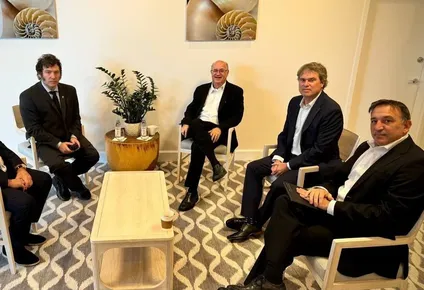 En abril pasado el presidente Javier Milei y el embajador argentino en los Estados Unidos Gerardo Werthein mantuvieron una reunión con el presidente del Banco Interamericano de Desarrollo (BID) Ilan Goldfajn y los gerentes del organismo, Matias Bendersky y James Scriven.