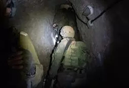 Militares israelíes en un túnel de Hezbollah.