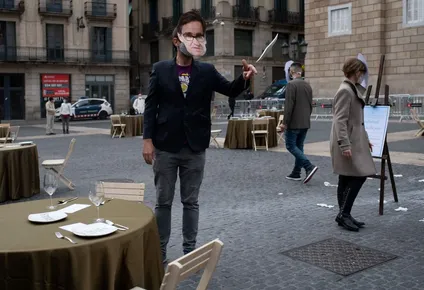 ministro de salud espanol dejo el cargo en tercera ola del covid-19 para competir en elecciones catalanas