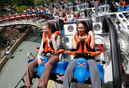 X2: cómo es la montaña rusa cerrada en el parque Six Flags de California y qué se sabe de las denuncias que enfrenta por lesiones cerebrales