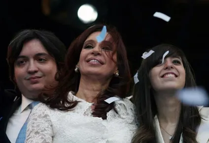 acusaciones hacen que se consolide la candidatura presidencial de cristina