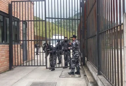 La policía de Ecuador informó que intentará retomar el control en los sitios afectados