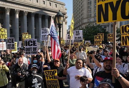El Departamento de Policía de Nueva York confirmó que se realizaron varios arrestos durante las protestas.