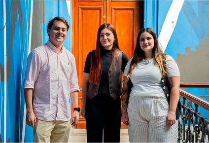 Bruno Marín, Martina Cabillón y María Belén Quintas en la universidad