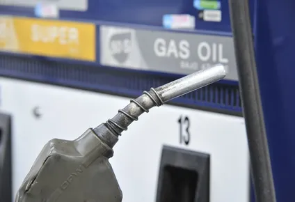 gobierno decidio los precios del gasoil, nafta y supergas para noviembre