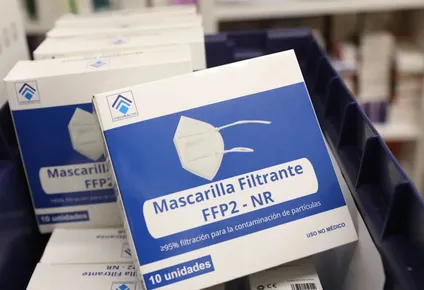 n la imagen, una caja de mascarillas FFP2