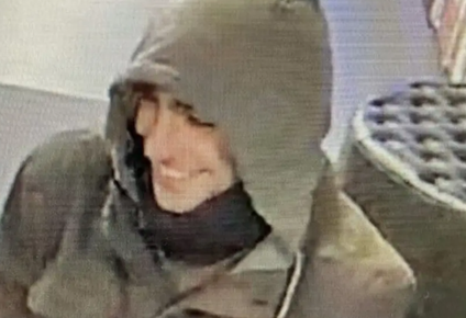 La Policía de Nueva York dijo que esta foto corresponde a "una persona de interés" en la investigación.