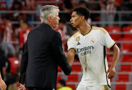 El entrenador Carlo Ancelotti y el jugador Jude Bellingham .