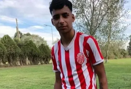 El 17 de noviembre de 2021, Lucas y sus amigos fueron atacados a balazos cuando salían de entrenar del club Barracas Central. 