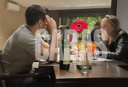 Los jóvenes fotografiados en un exclusivo restaurante de Cardales
