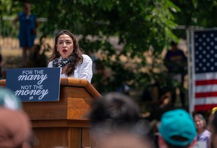 desafiada por un banquero de wall street, la latina ocasio-cortez es favorita en las primarias de nueva york