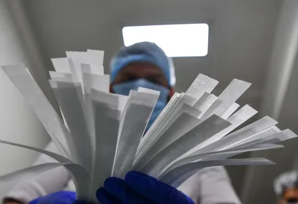 Se registraron casos de la nueva variante de coronavirus en Hong Kong, Israel y Bélgica