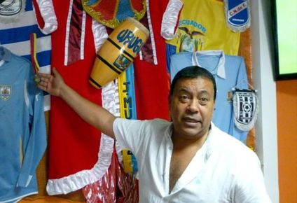 José María Muniz en su parrillada, en Quito