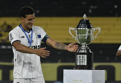 Federico Pereira y la copa a la una