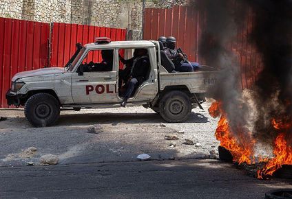 La jefa de misión de MSF en Haití asegura que no solo las bandas armadas, sino también policías, han intimidado a su personal en varias ocasiones.