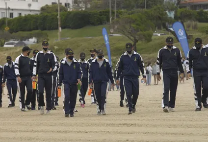 voluntarios limpiaron playas en la previa a la temporada estival
