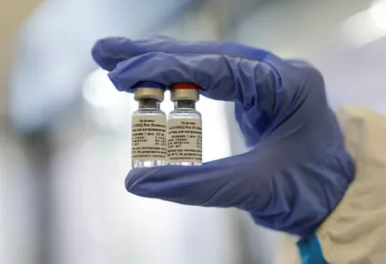 vacuna rusa genero respuesta inmunitaria, publica revista medica britanica