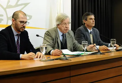 las cuatro medidas del gobierno para afrontar turbulencias de region