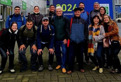 Fabricantes de maquinaria e implementos agrícolas y productores integraron la delegación uruguaya.