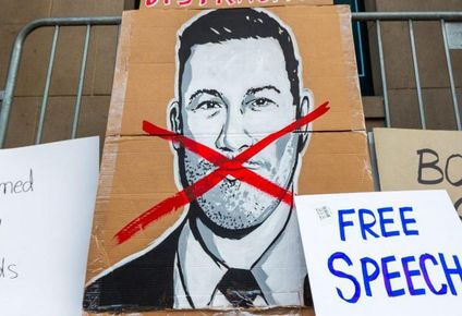Carteles de apoyo a Jimmy Kimmel fuera de su estudio en Los Ángeles.