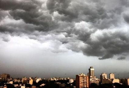 alerta meteorologica por tormentas y frio, ¿cuando y a que hora llueve en buenos aires?