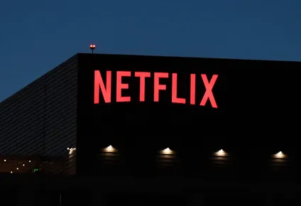 Netflix rompió uno de sus preceptos y maneja incluir publicidad en su plataforma