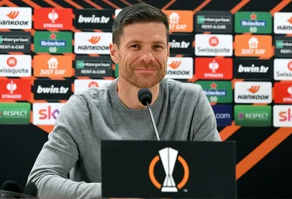 Xavi Alonso, técnico del Bayer Leverkusen.