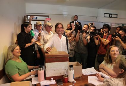 lacalle pou y un tenso cruce con una periodista de tv ciudad: los estaba extranando