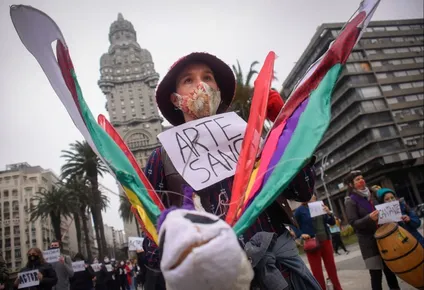 ¿la cultura es el ultimo orejon del tarro?: artistas reclaman reactivacion del sector
