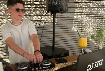 Dj TiTi.