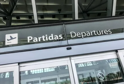 Aerolíneas Argentinas tendrá tres vuelos semanales que conectarán Carrasco con Ezeiza.