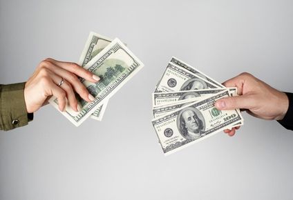 Algunos billetes de 5 dólares pueden venderse por 280.000 dólares en las subastas. Pexels