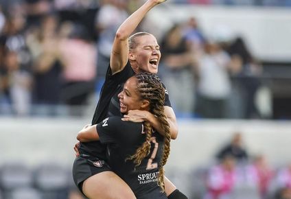 revolucion en el futbol femenino: ceo de disney compra angel city y lo vuelve el equipo femenino mas valioso del mundo