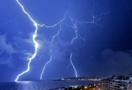 Tormenta eléctrica en la ciudad de Montevideo. (archivo)