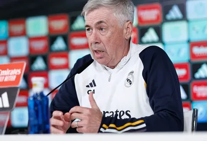 Ancelotti en rueda de prensa.