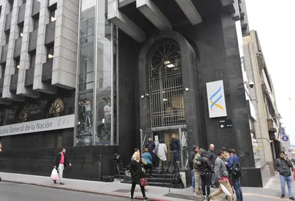 como trabaja el organo que da directrices a los fiscales y se quiere derogar