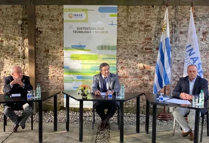 Pedro Queheille, Carlos María Uriarte y Álvaro Nuñez durante el acto de asunción.
