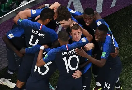 El festejo de Francia en el gol de Umtiti