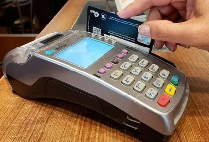 Por la suba de tasas de interés, pagar en 12 cuotas tendrá costos casi usureros
