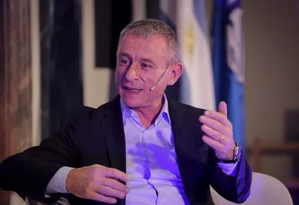 Alejandro Muszak es el CEO y fundador de Wenance