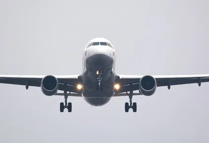 american airlines tendra que despedir a 19 mil trabajadores si no recibe ayuda estatal