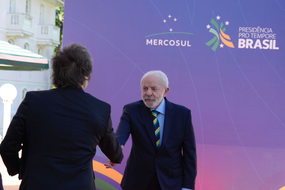 Javier Milei no viajará a Brasil y seguirá el resultado de las elecciones desde Olivos.
