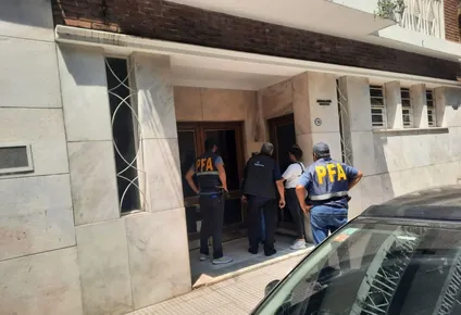 Imágenes de los allanamientos de la Policía Federal Argentina