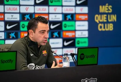 Xavi en rueda de prensa.