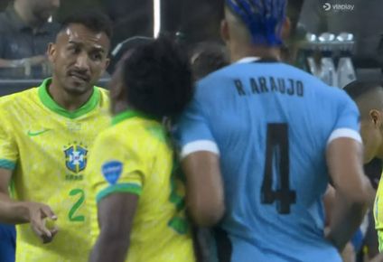 mira el caliente cruce entre ronald araujo y endrick en uruguay vs brasil por la copa america 2024